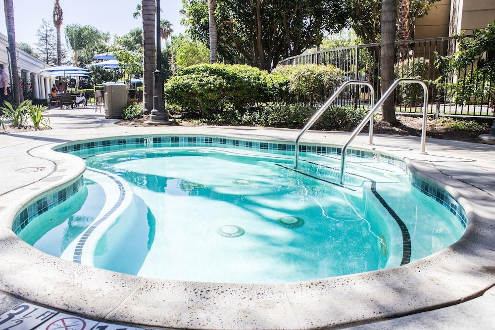 Sonesta Es Suites Anaheim Resort Area מראה חיצוני תמונה